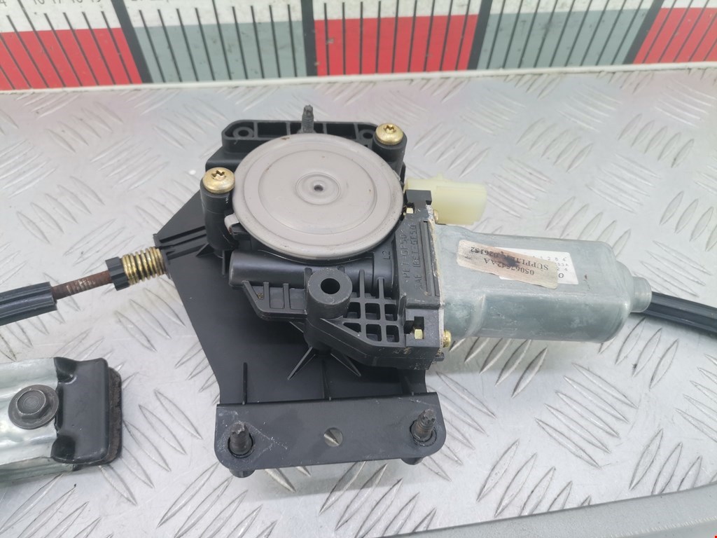 Стеклоподъемник задний правый CHRYSLER PT Cruser 2000-2010