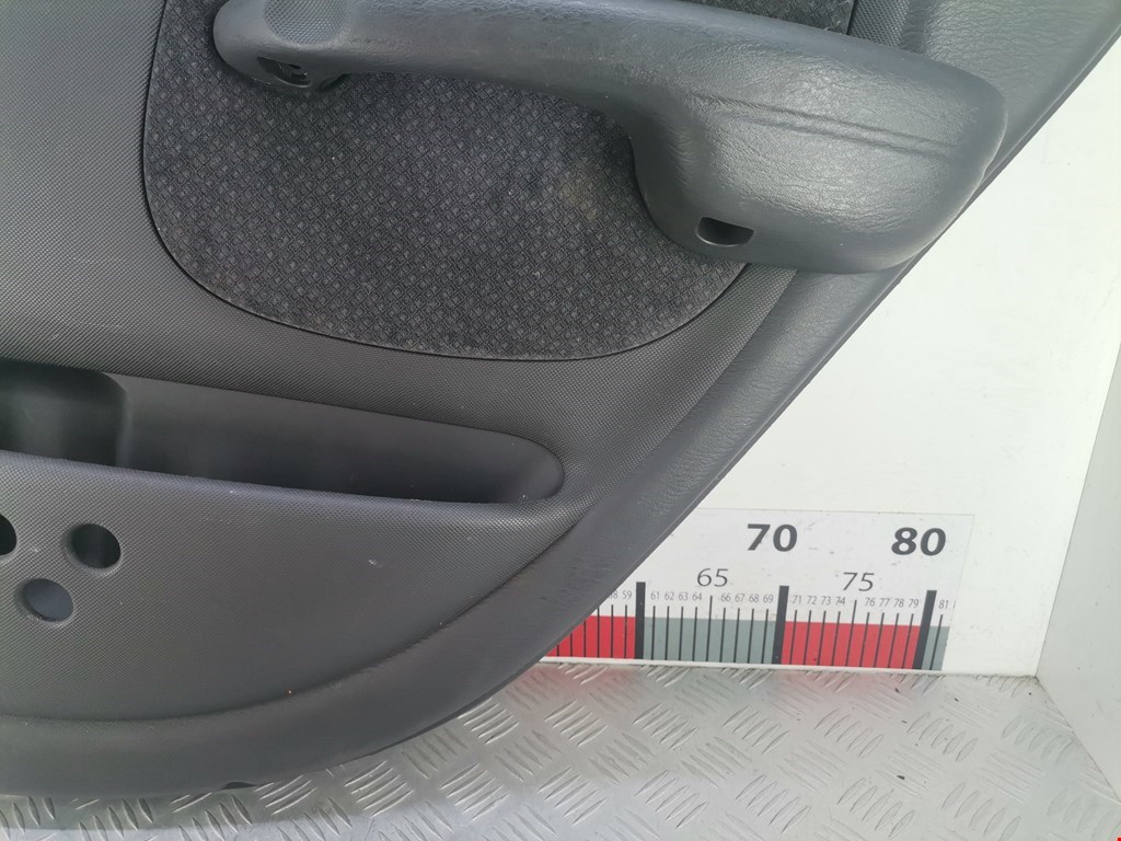 Обшивка двери задняя правая CHRYSLER PT Cruser 2000-2010