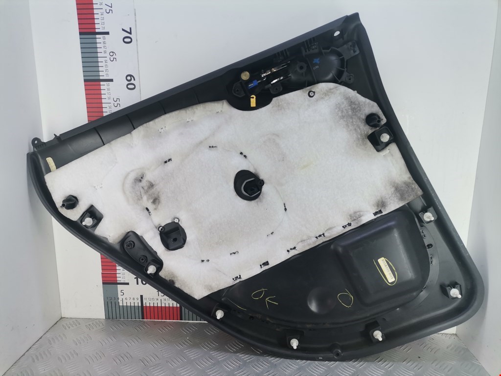 Обшивка двери задняя правая CHRYSLER PT Cruser 2000-2010