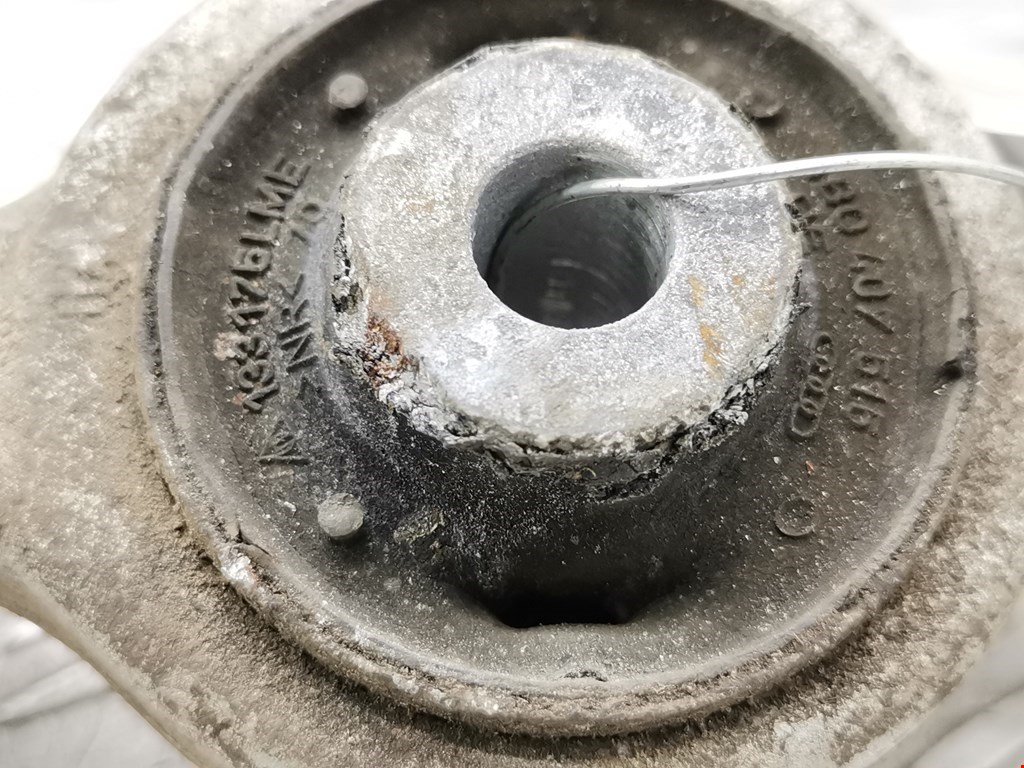 Рычаг передний правый AUDI A4 B5 1995-2001