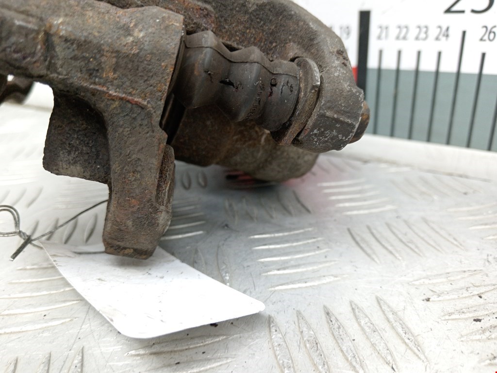 Суппорт передний правый CITROEN Berlingo 1996-2012