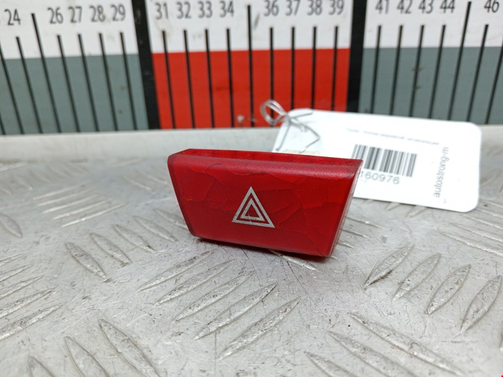Кнопка аварийной сигнализации (аварийки) TOYOTA Aygo AB10 2005-2014