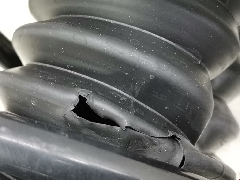 Амортизатор передний левый FORD Fiesta 2001-2008