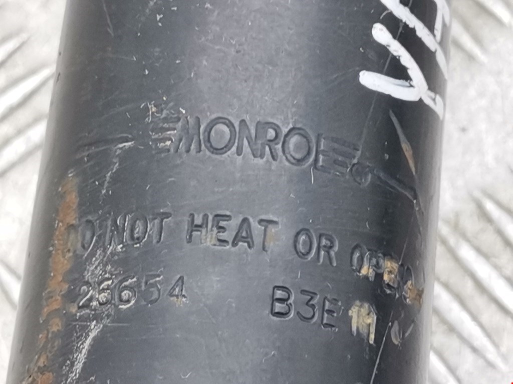 Амортизатор передний правый VOLKSWAGEN Passat B5 1997-2005