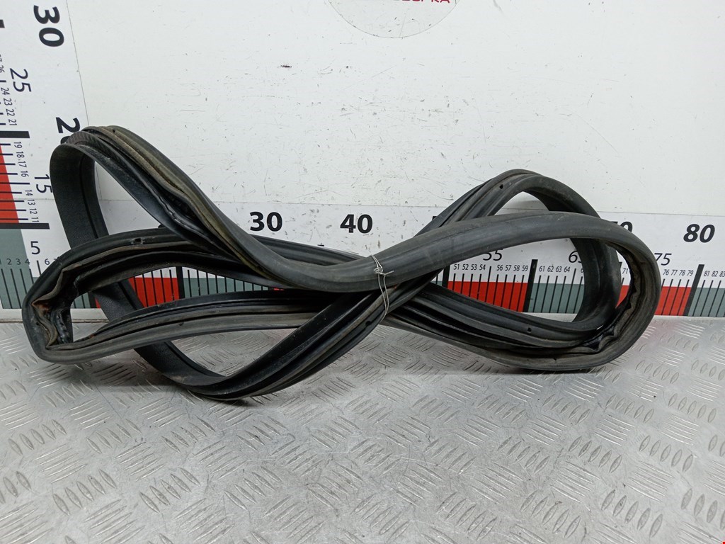 Уплотнитель двери TOYOTA Aygo AB10 2005-2014