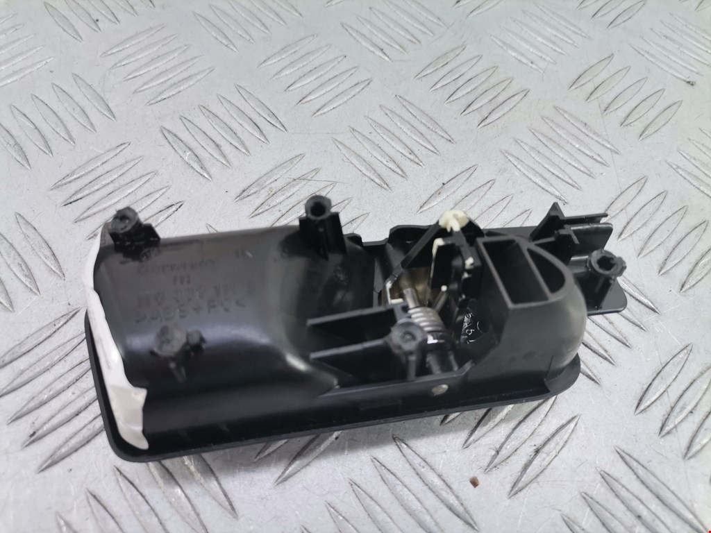 Ручка дверная задняя внутренняя левая VOLKSWAGEN Touran 2003-2010