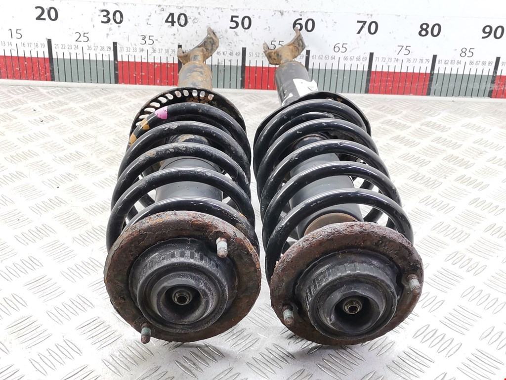 Амортизатор передний правый VOLKSWAGEN Passat B5 1997-2005