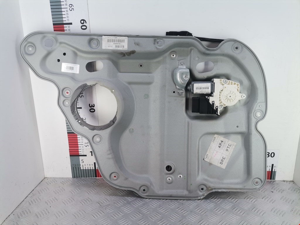 Стеклоподъемник задний левый VOLKSWAGEN Touran 2003-2010