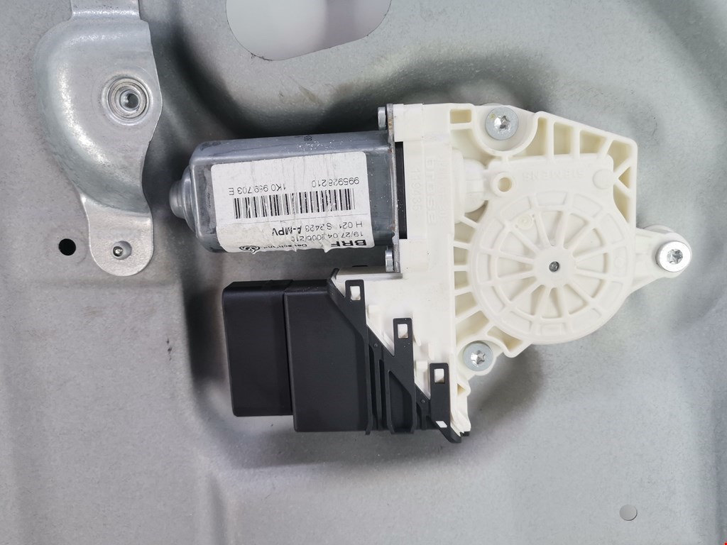 Стеклоподъемник задний левый VOLKSWAGEN Touran 2003-2010