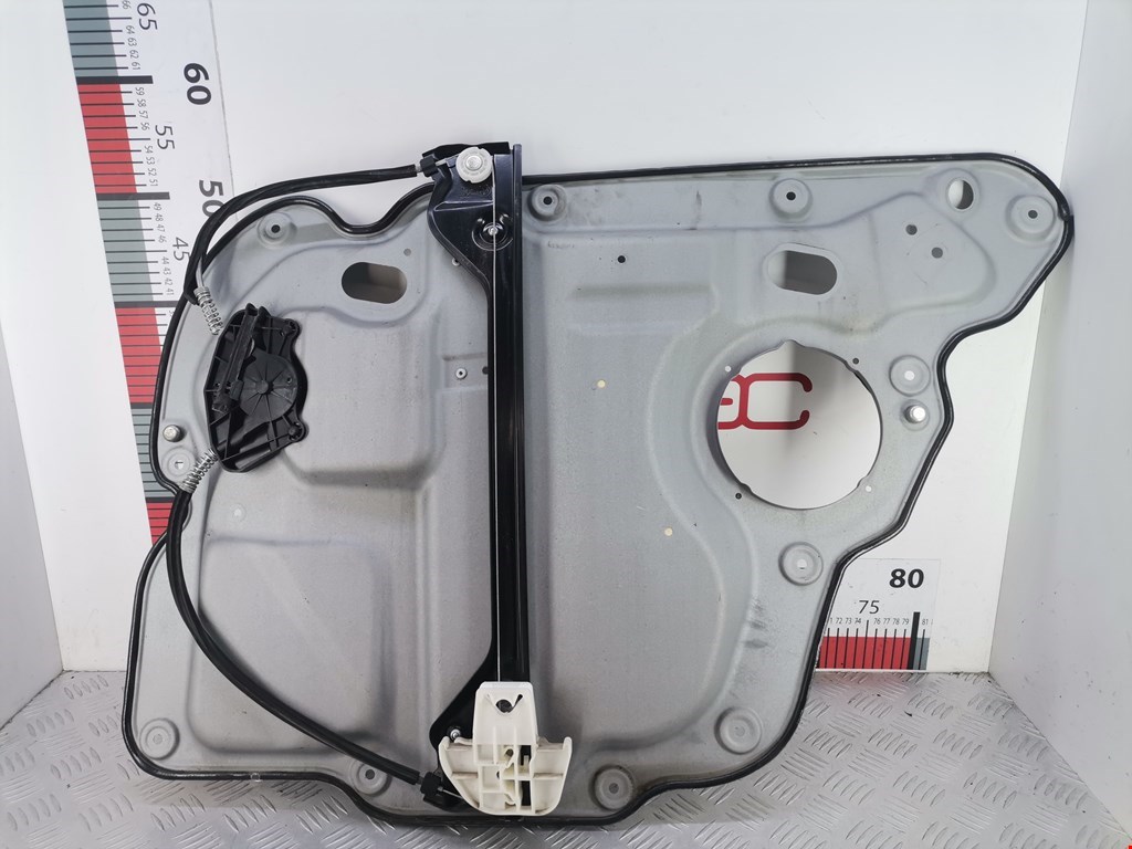 Стеклоподъемник задний левый VOLKSWAGEN Touran 2003-2010