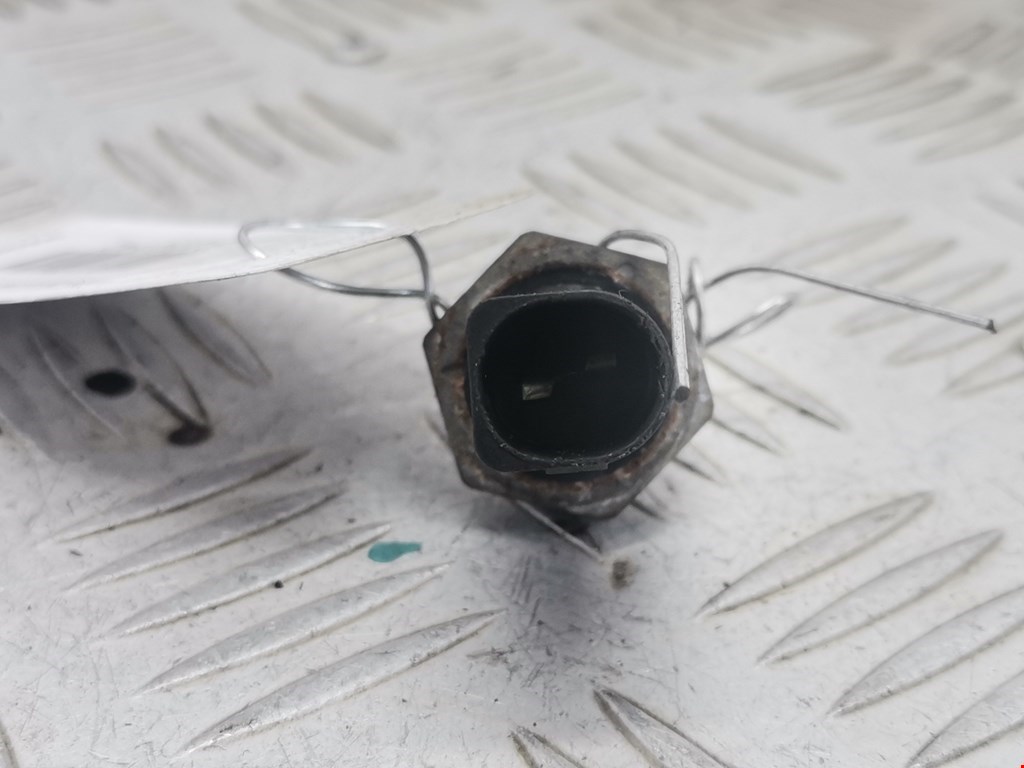 Датчик давления масла VOLKSWAGEN Golf IV 1997-2003