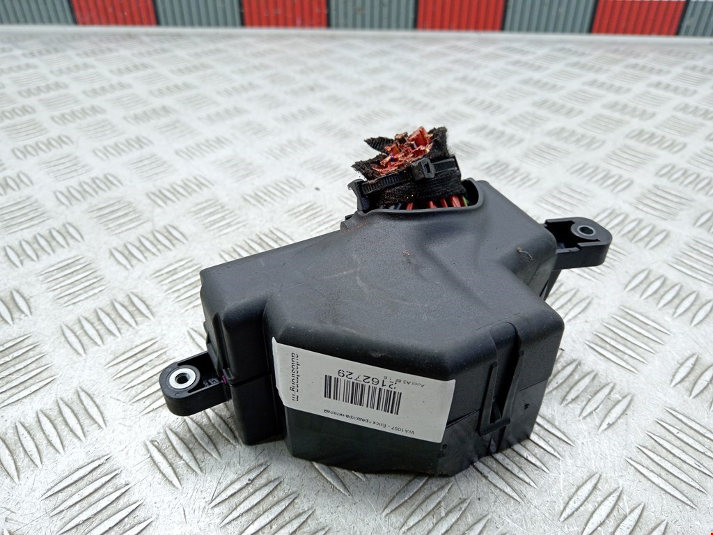 Датчик уровня в бачок омывателя AUDI A3 8P 2003-2013