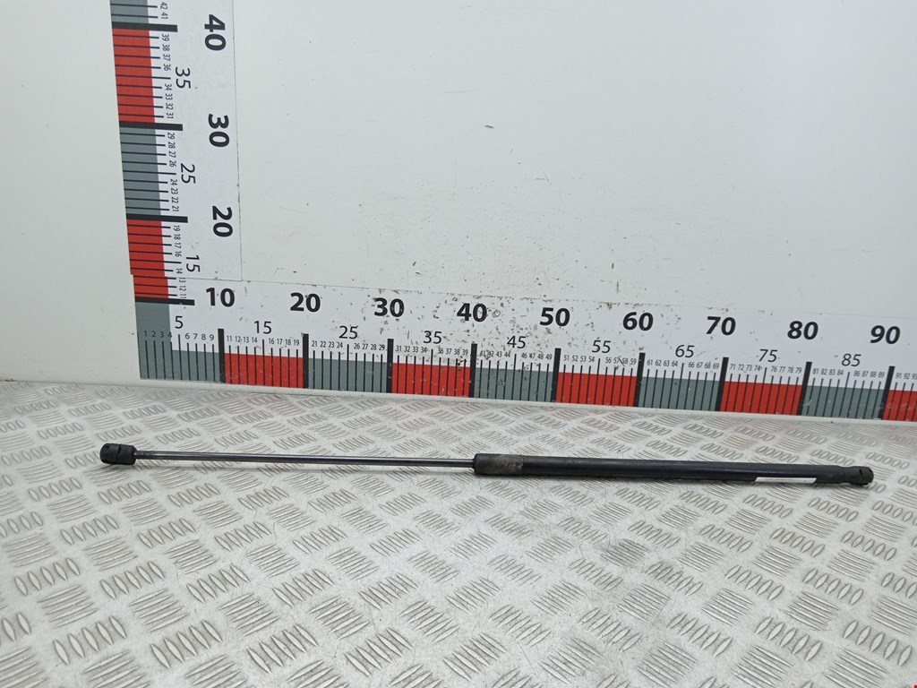 Амортизатор капота левый=правый AUDI A3 8P 2003-2013