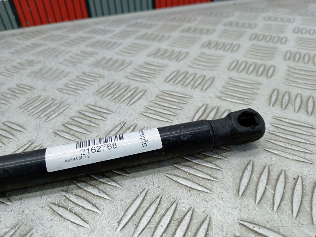 Амортизатор капота левый=правый AUDI A3 8P 2003-2013