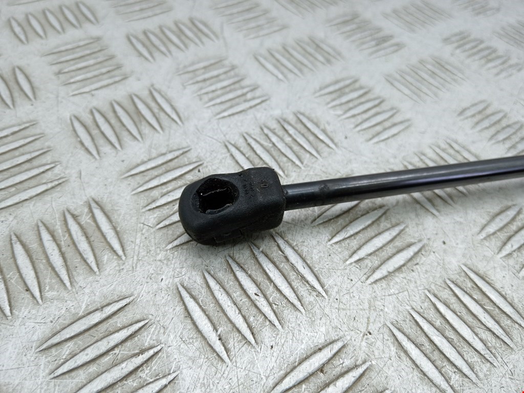 Амортизатор капота левый=правый AUDI A3 8P 2003-2013