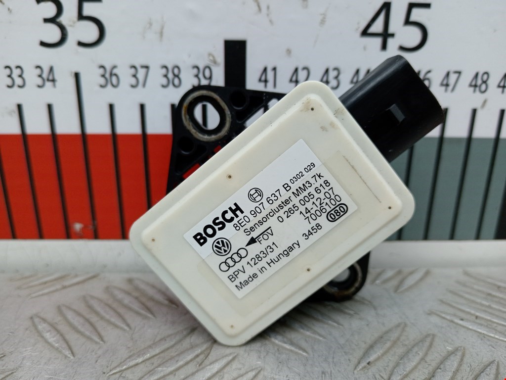 Датчик ускорения (курсовой устойчивости уровня оборотов) Audi A6 C6 (2004-2011)