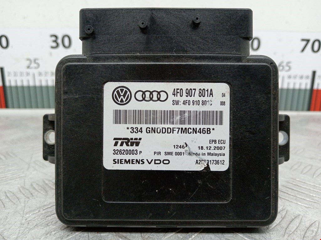 Блок управления стояночного тормоза (электроручник) Audi A6 C6 (2004-2011)