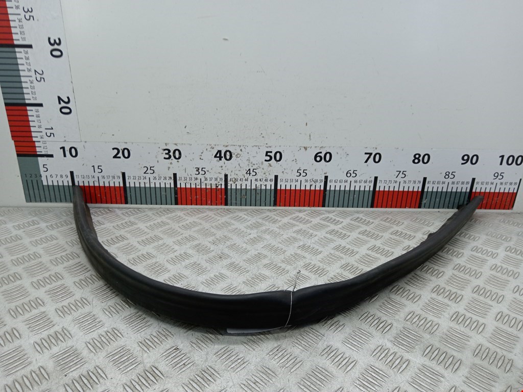 Уплотнитель (наружный) AUDI A4 B8 2007-2015