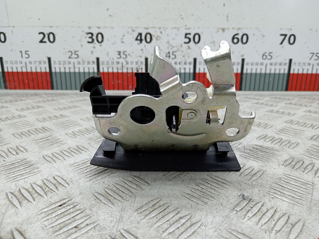 Замок багажника (крышки двери) AUDI A4 B8 2007-2015