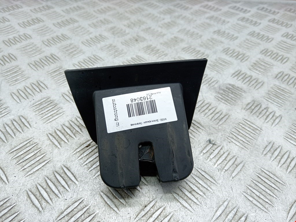 Замок багажника (крышки двери) AUDI A4 B8 2007-2015