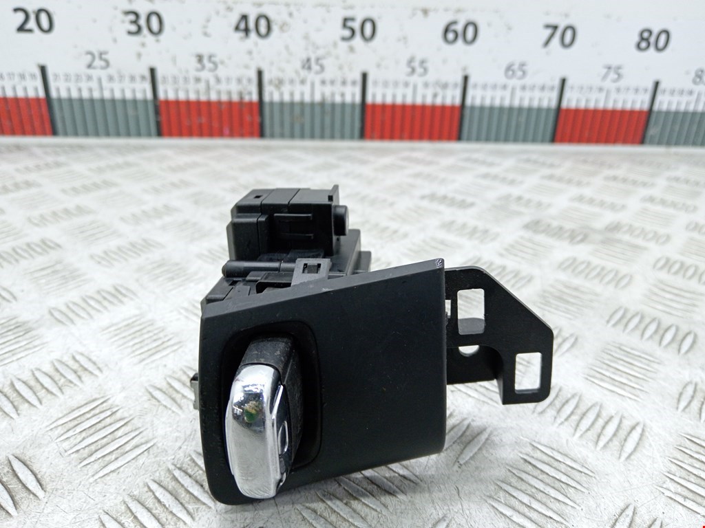 Замок зажигания AUDI A4 B8 2007-2015