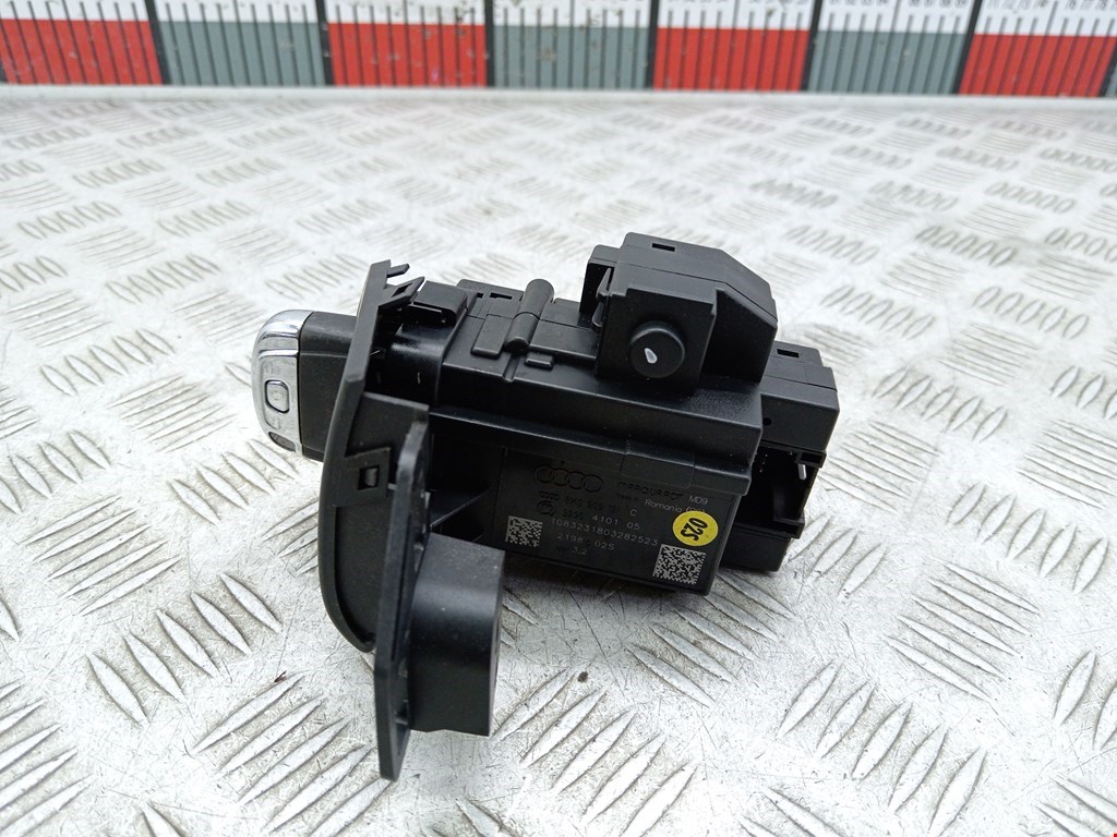 Замок зажигания AUDI A4 B8 2007-2015