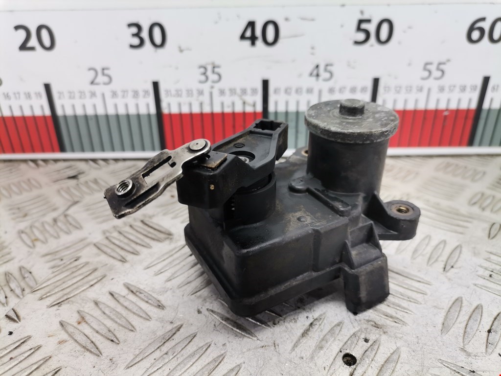 Сервопривод (электропривод моторчик привода) заслонок впускного коллектора Mercedes R-Class (W251) (2005-2017)