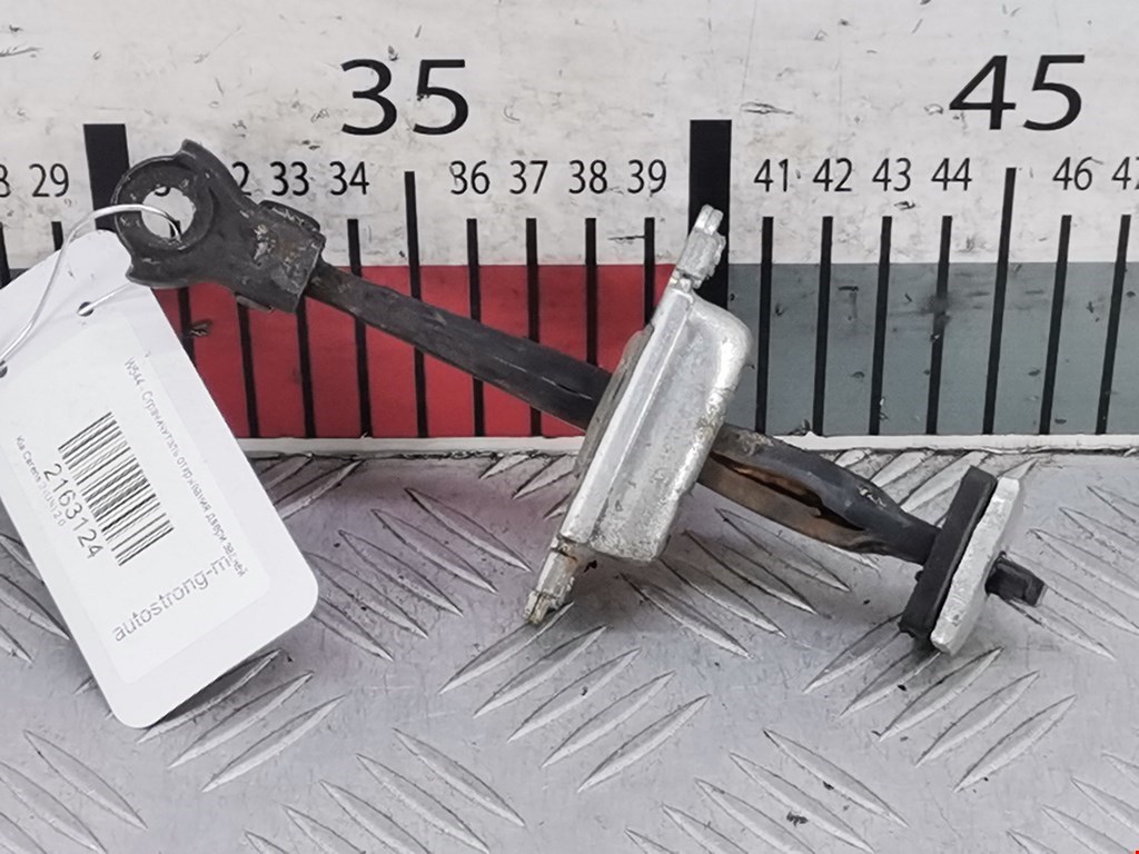 Ограничитель открывания двери KIA Carens 2006-2012