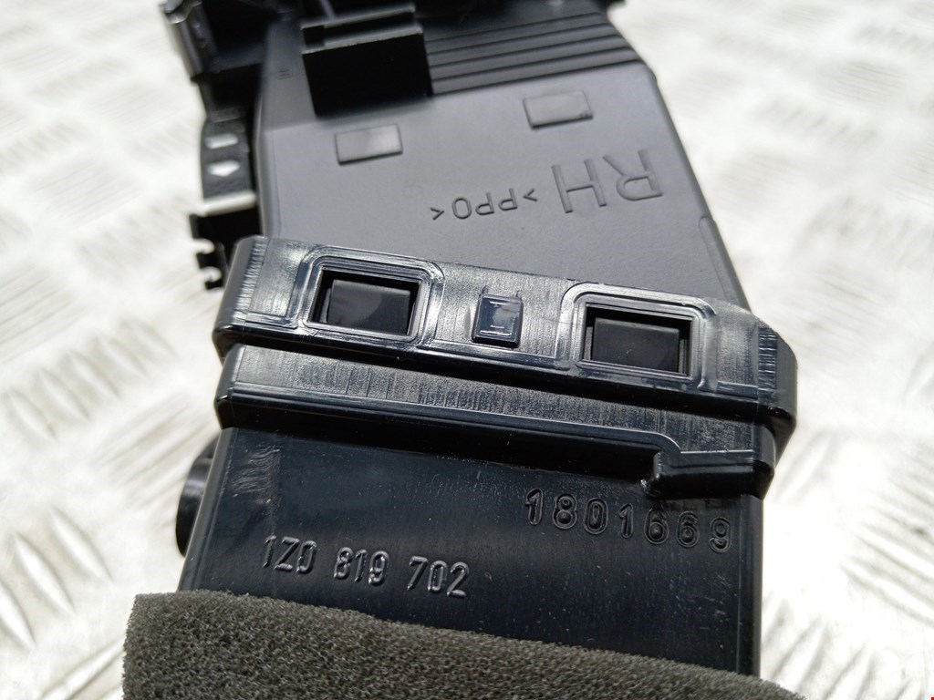 Дефлектор воздушный SKODA Octavia A5 1Z- 2004-2013