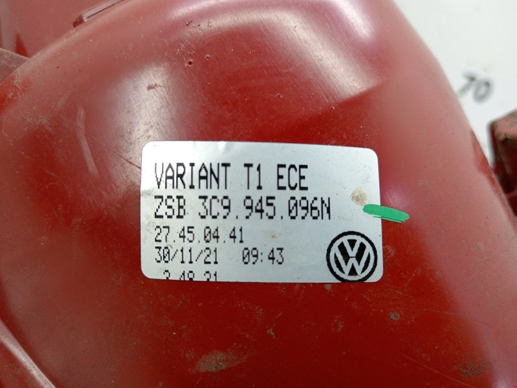 Фонарь задний правый VOLKSWAGEN Passat B6 2005-2011