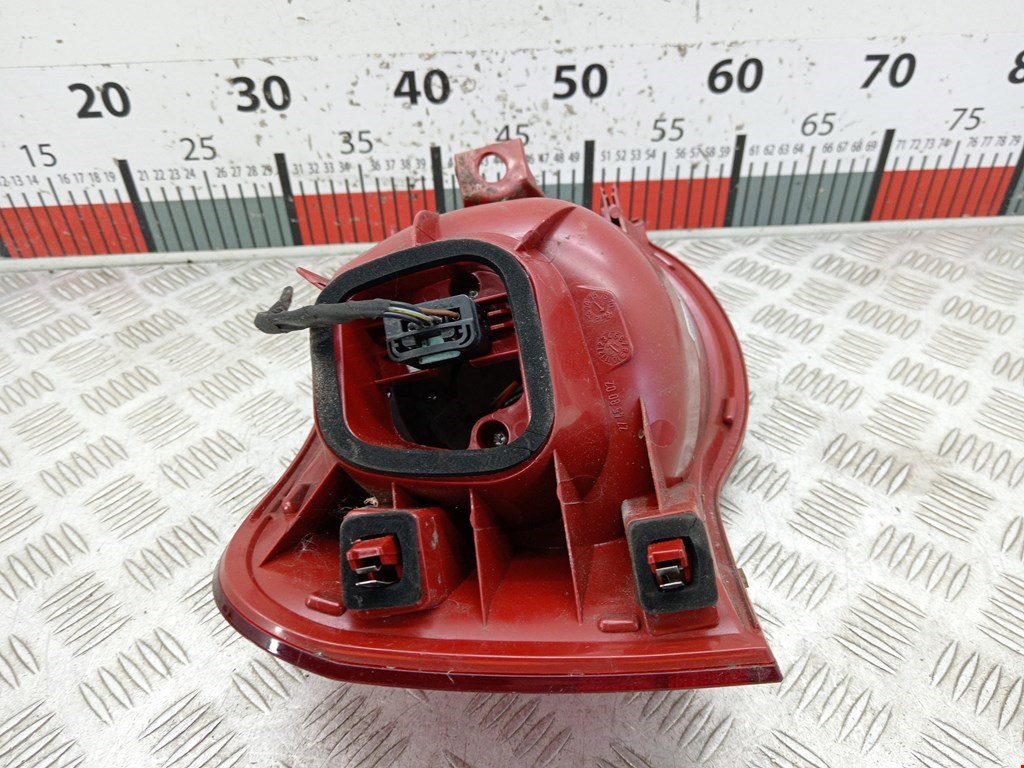 Фонарь задний правый VOLKSWAGEN Passat B6 2005-2011