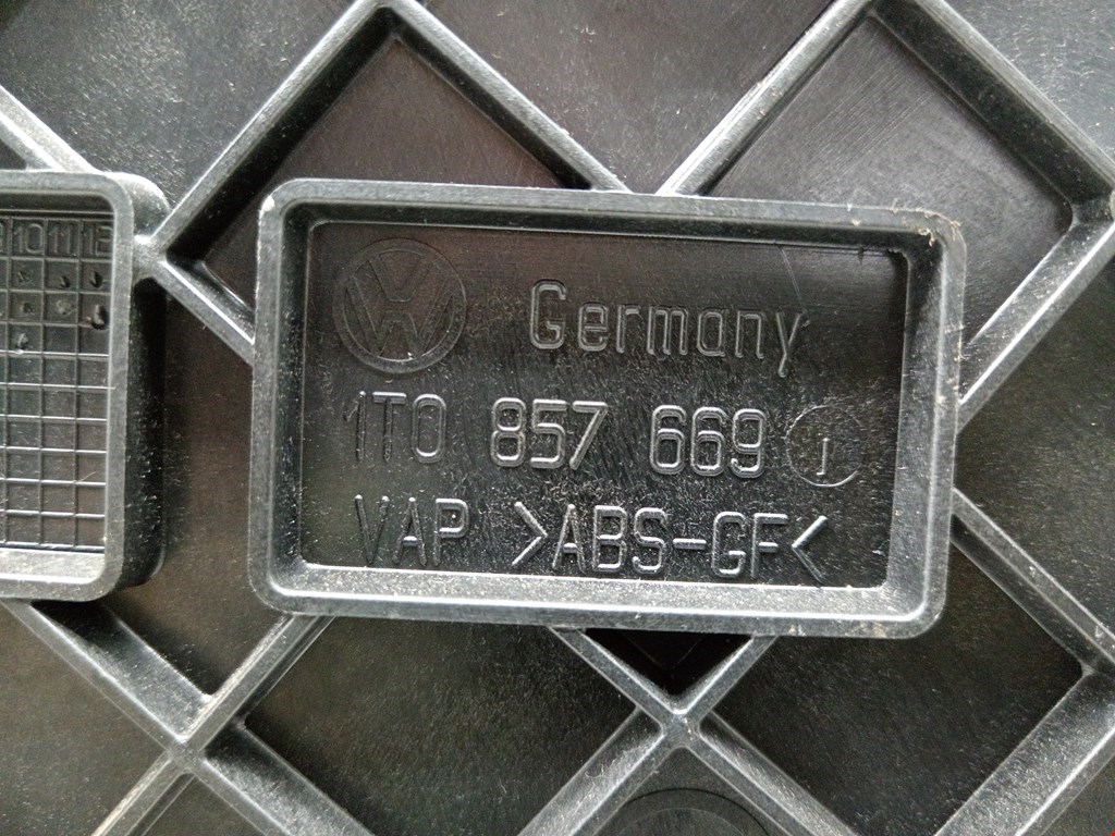 Подлокотник в салон VOLKSWAGEN Touran 2003-2010