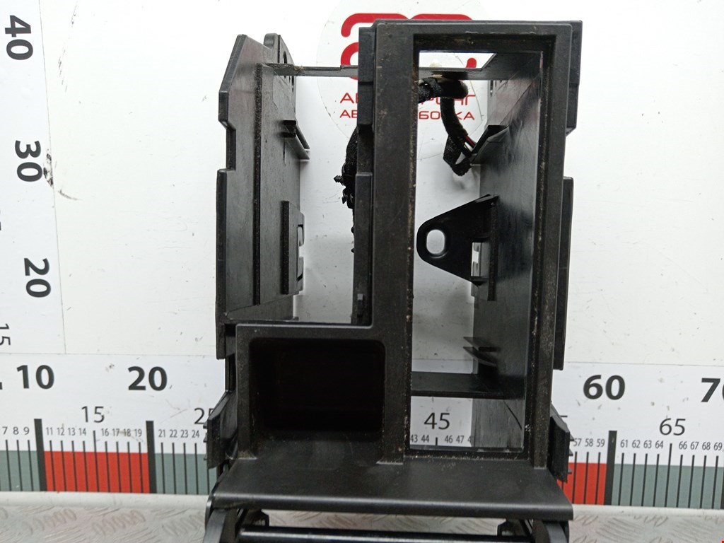 Подлокотник в салон VOLKSWAGEN Touran 2003-2010