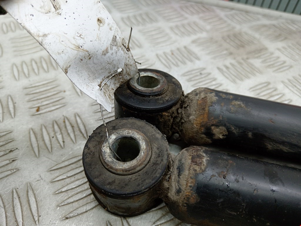 Амортизатор задний левый NISSAN Micra K12 2003-2010