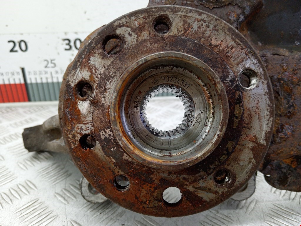 Ступица передняя правая OPEL Signum 2003-2008