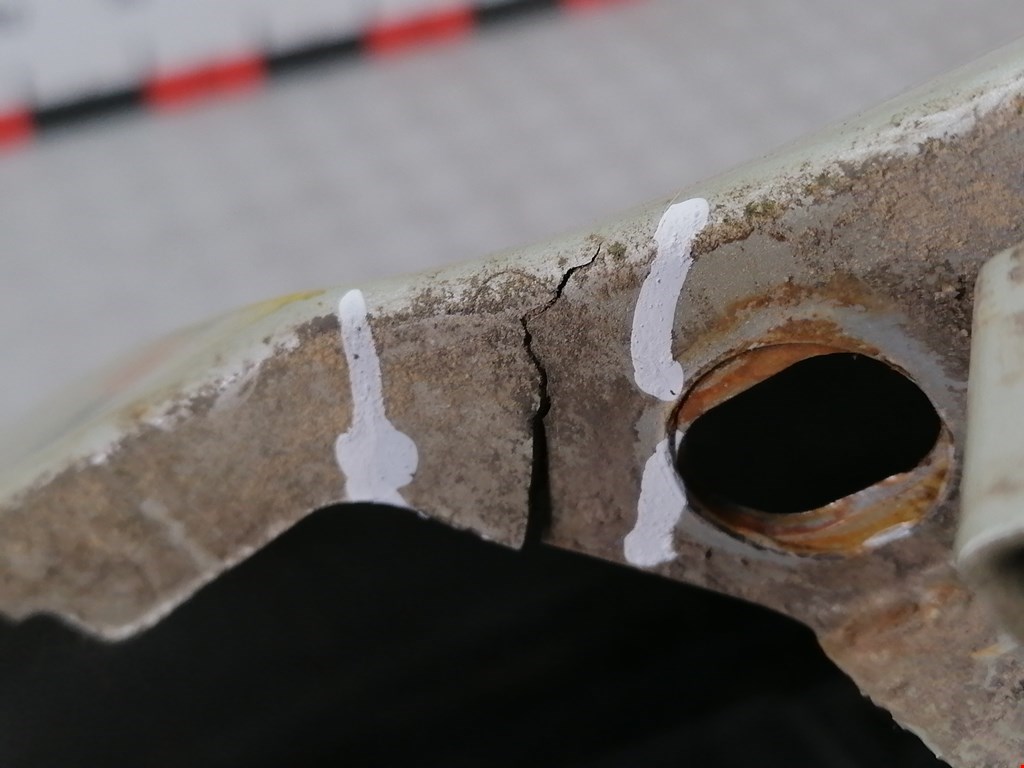 Крыло переднее правое RENAULT Laguna 2001-2007