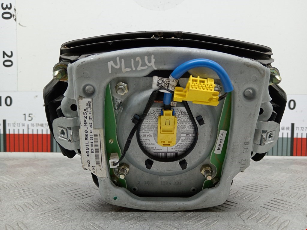 Подушка безопасности в рулевое колесо AUDI A4 B6 2001-2005