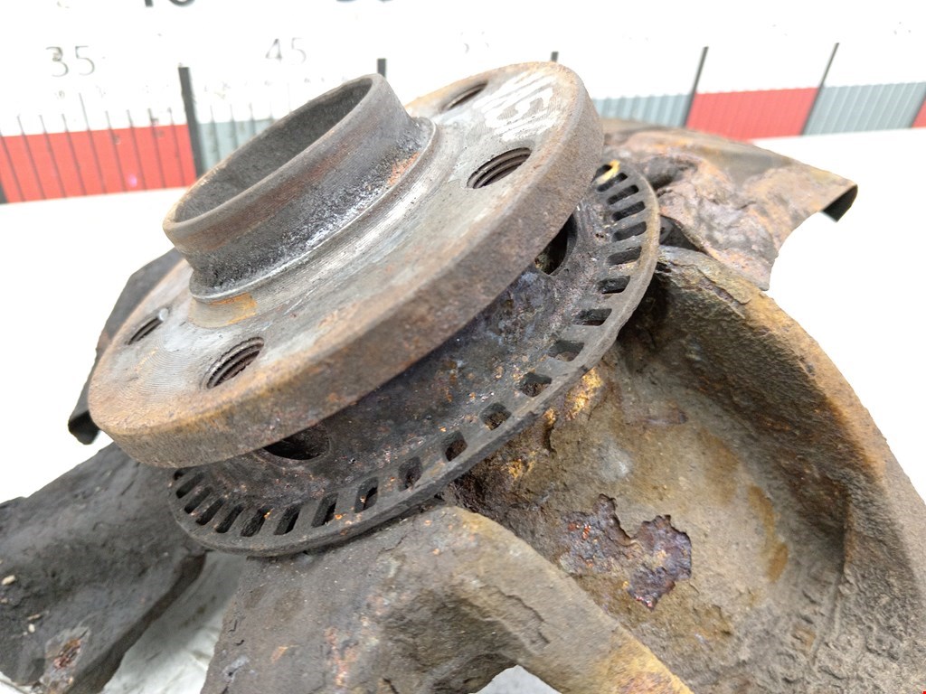 Ступица передняя правая VOLKSWAGEN Golf IV 1997-2003