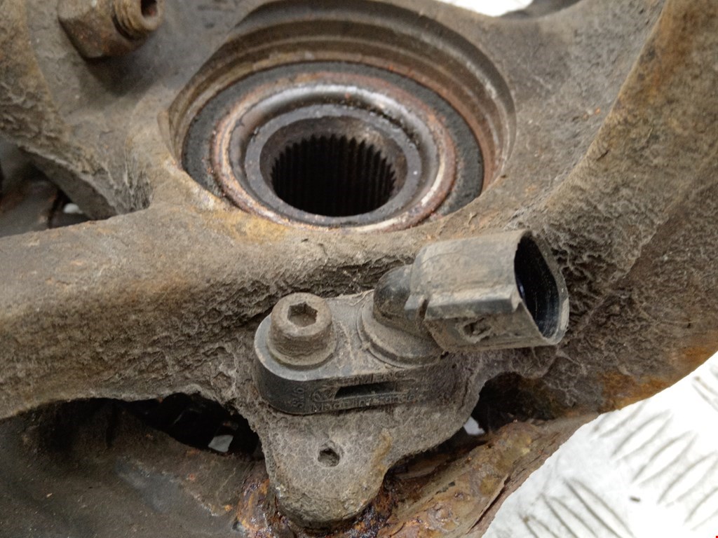 Ступица передняя правая VOLKSWAGEN Golf IV 1997-2003