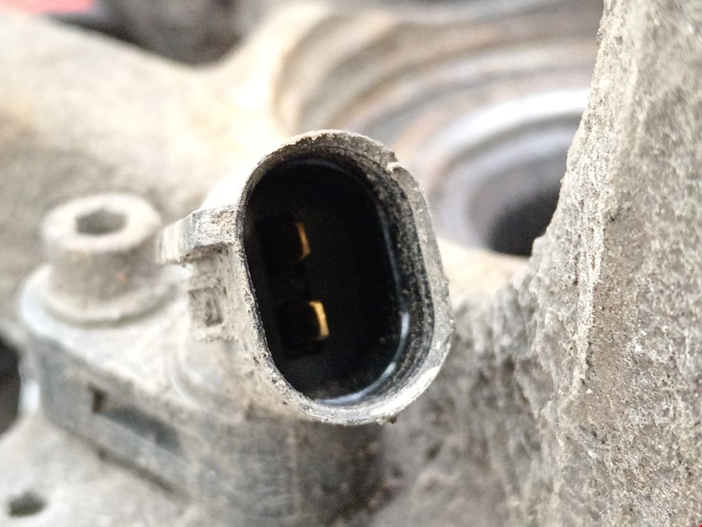 Ступица передняя правая VOLKSWAGEN Golf IV 1997-2003