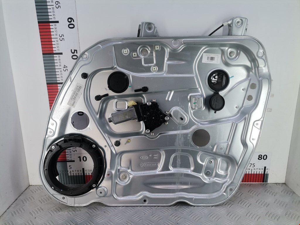 Стеклоподъемник передний правый KIA Carens 2006-2012