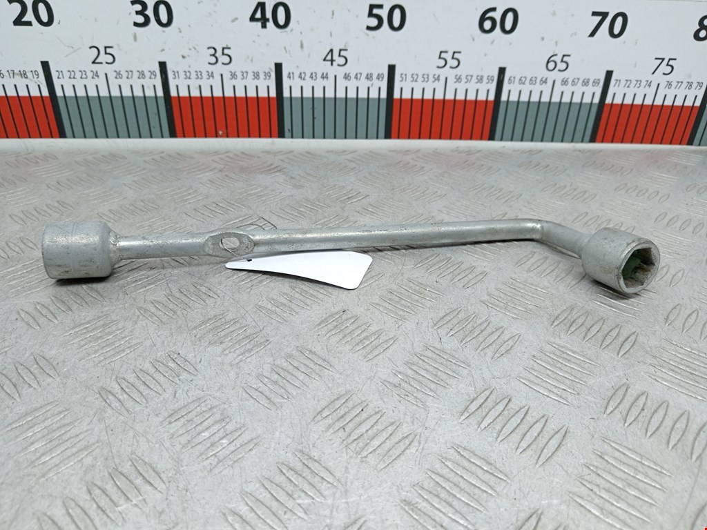 Ключ балонный KIA Carens 2006-2012