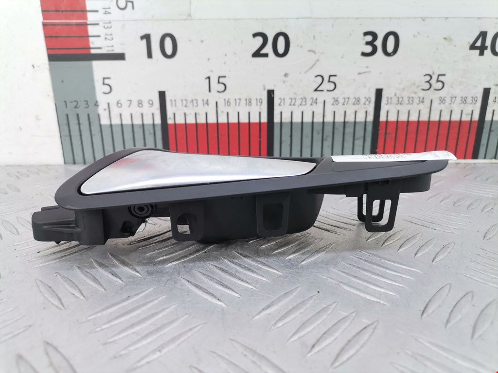 Ручка дверная передняя внутренняя левая VOLKSWAGEN Passat B6 2005-2011