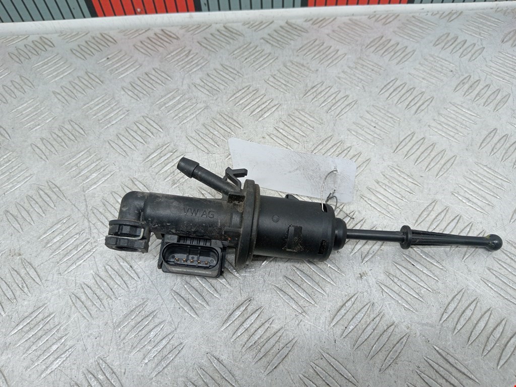 Цилиндр сцепления главный VOLKSWAGEN Passat B6 2005-2011