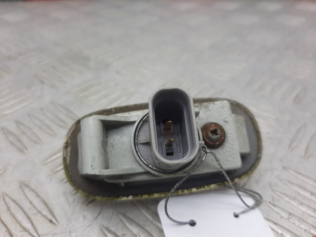 Повторитель на крыло VOLKSWAGEN Passat B6 2005-2011