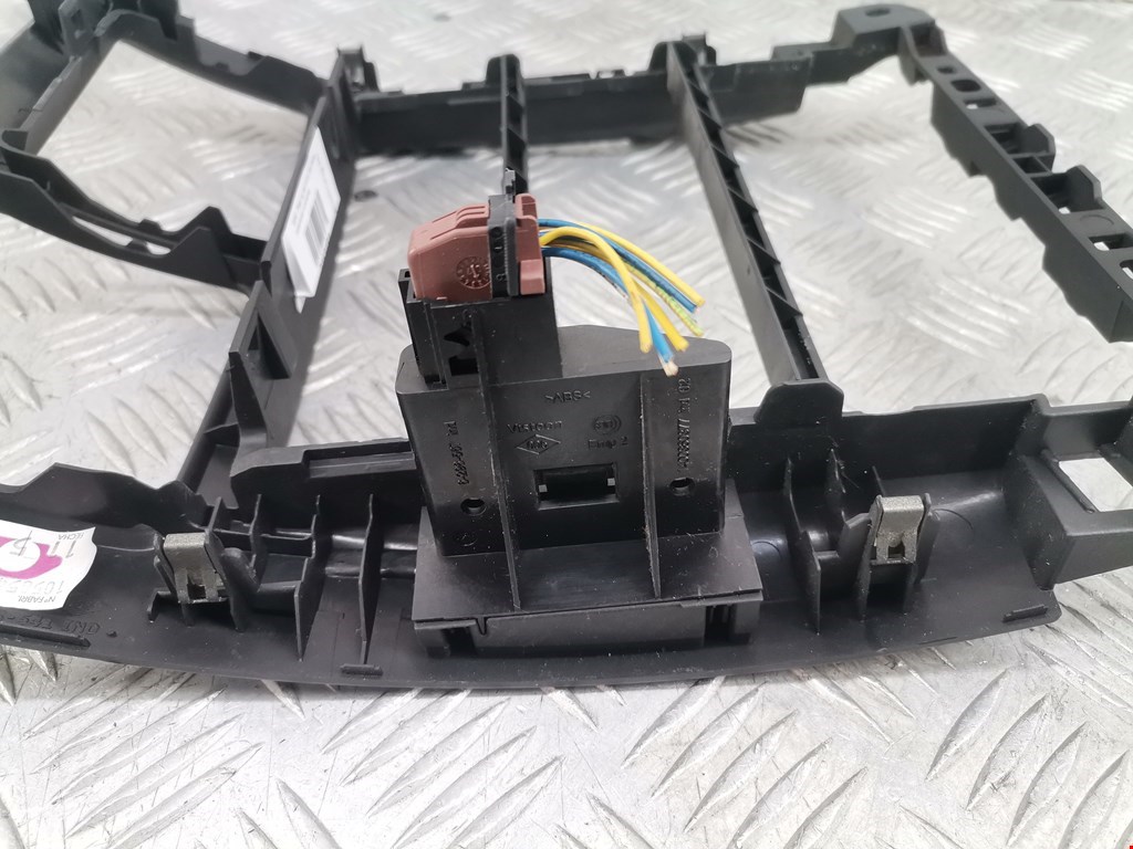 Рамка магнитолы PEUGEOT Expert II 2007-2016