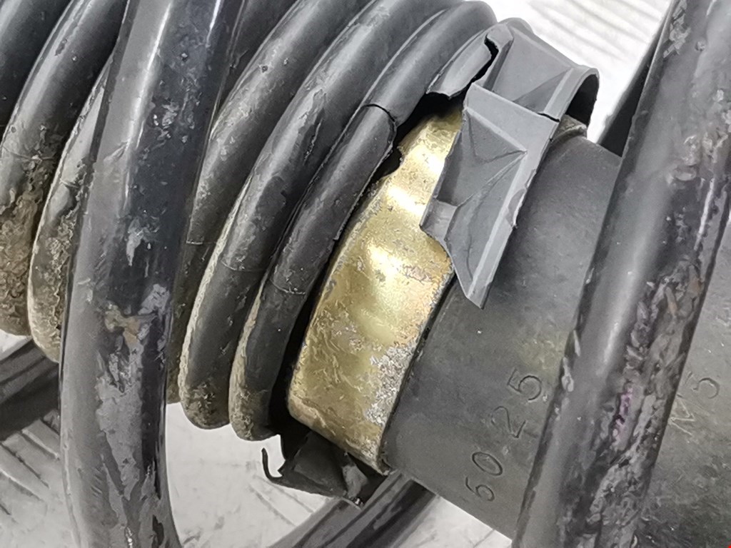 Амортизатор передний левый PEUGEOT 206 1998-2012