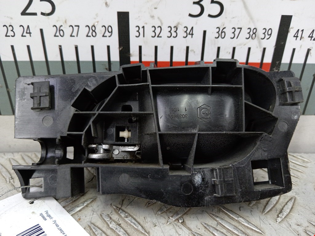 Ручка дверная передняя внутренняя правая PEUGEOT 207 2006-2015