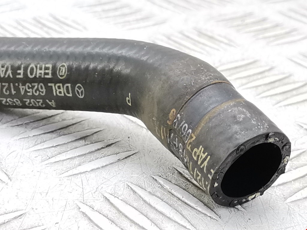 Патрубок отопителя MERCEDES-BENZ C-Class C-klasse W202 1993-2000