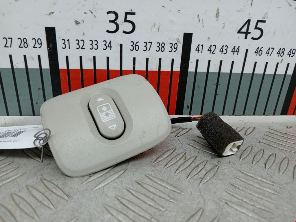 Кнопка люка Nissan Qashqai 1 (2006-2013)